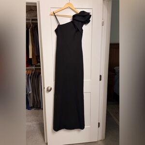 Betsy & Adam Black One-Shoulder Maxi Dress with Shoulder Bow